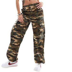 New Levi's '94 Baggy Cargo Pants in Camo 27